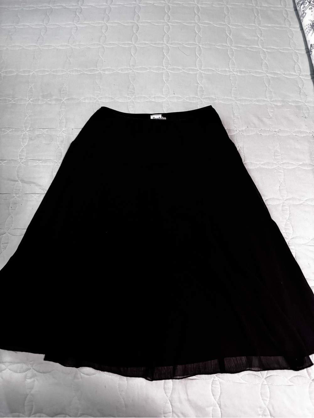 Black A-Line Women's Skirt heads up Sz M